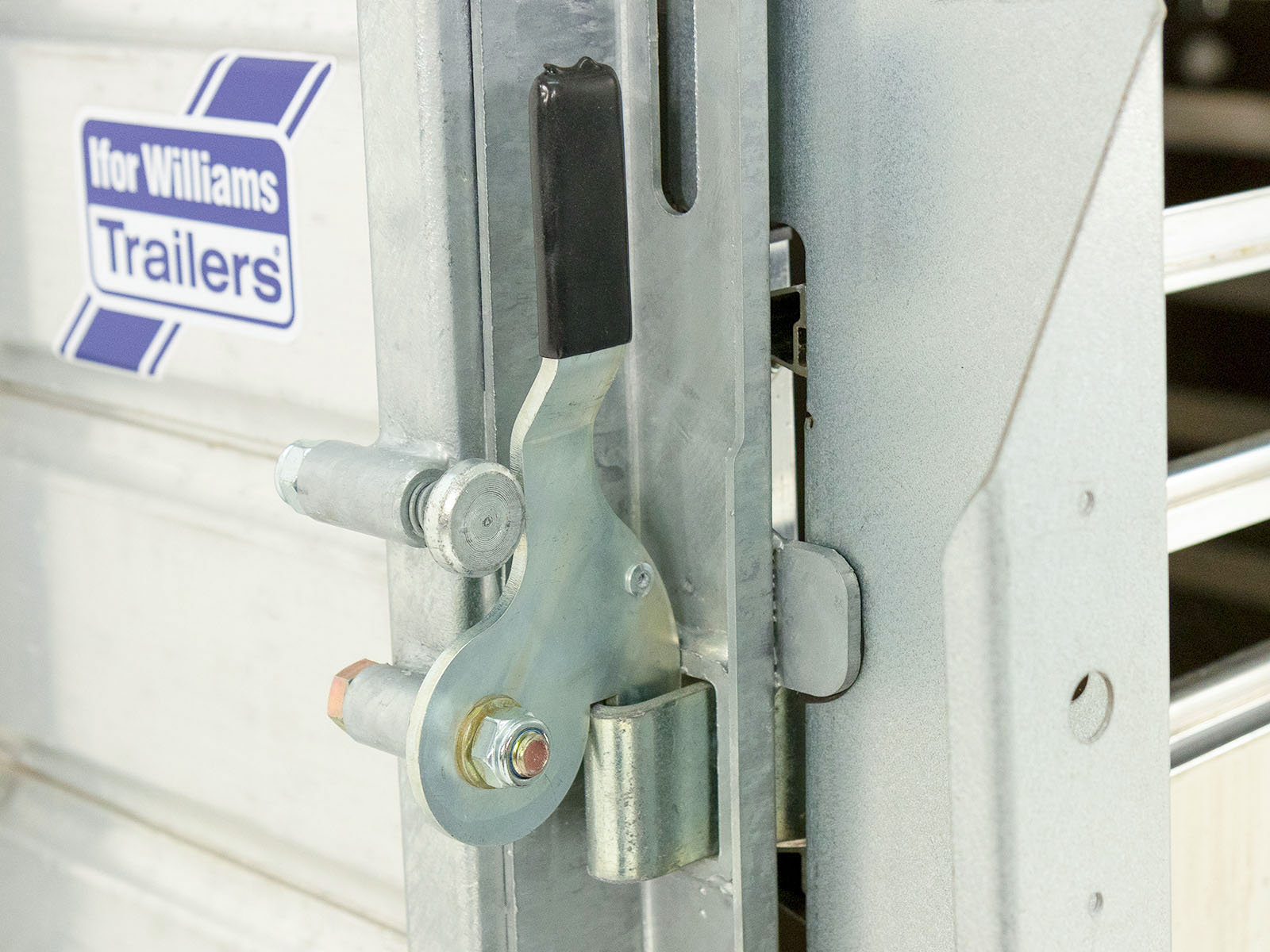 Ifor Williams Viehanhänger TA5 12×4 156×372 cm Höhe: 120 cm | 2,7t-Neu – Bild 4