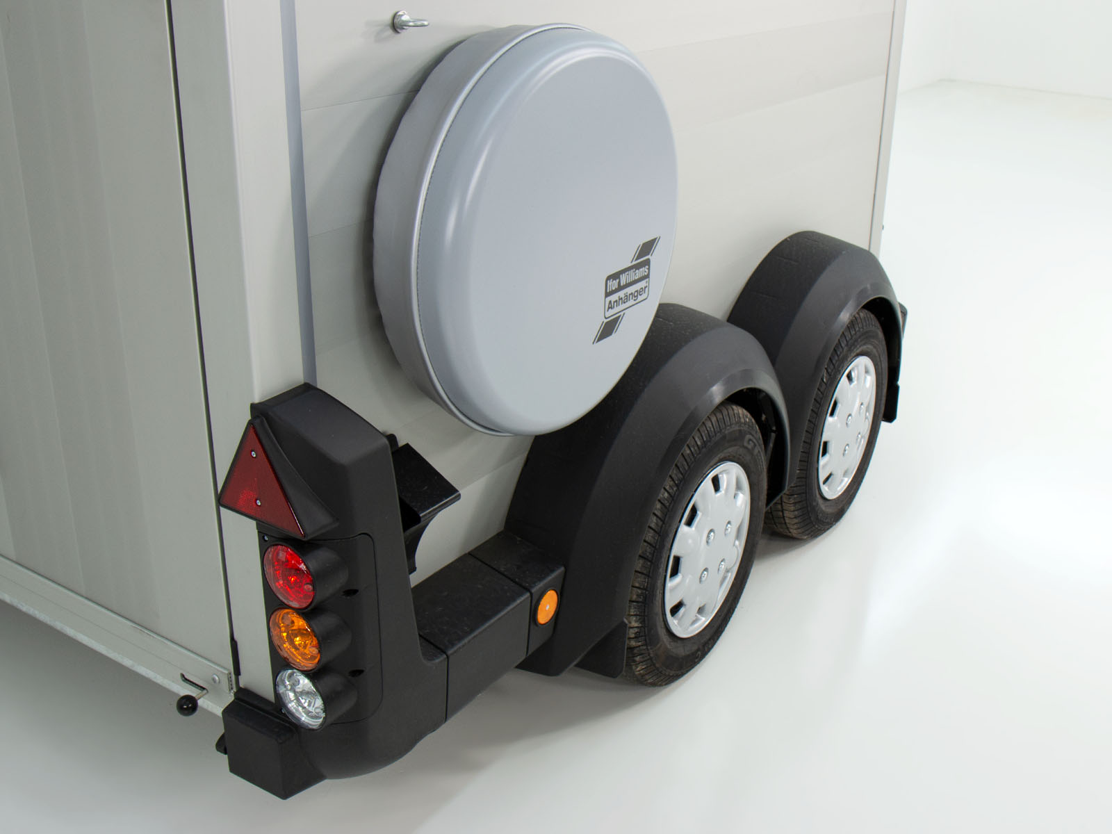 Ifor Williams Pferdeanhänger HBX 511 | Sattelkammer | Neues Modell | Schwarz-Neu – Bild 3