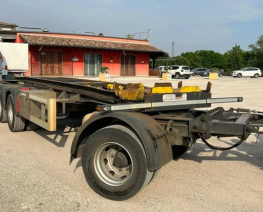 Zweiseitiger kippbarer Pneumatiktrailer (Zorzi)-Neu – Bild 2