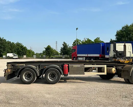 Zweiseitiger kippbarer Pneumatiktrailer (Zorzi)-Neu – Bild 4