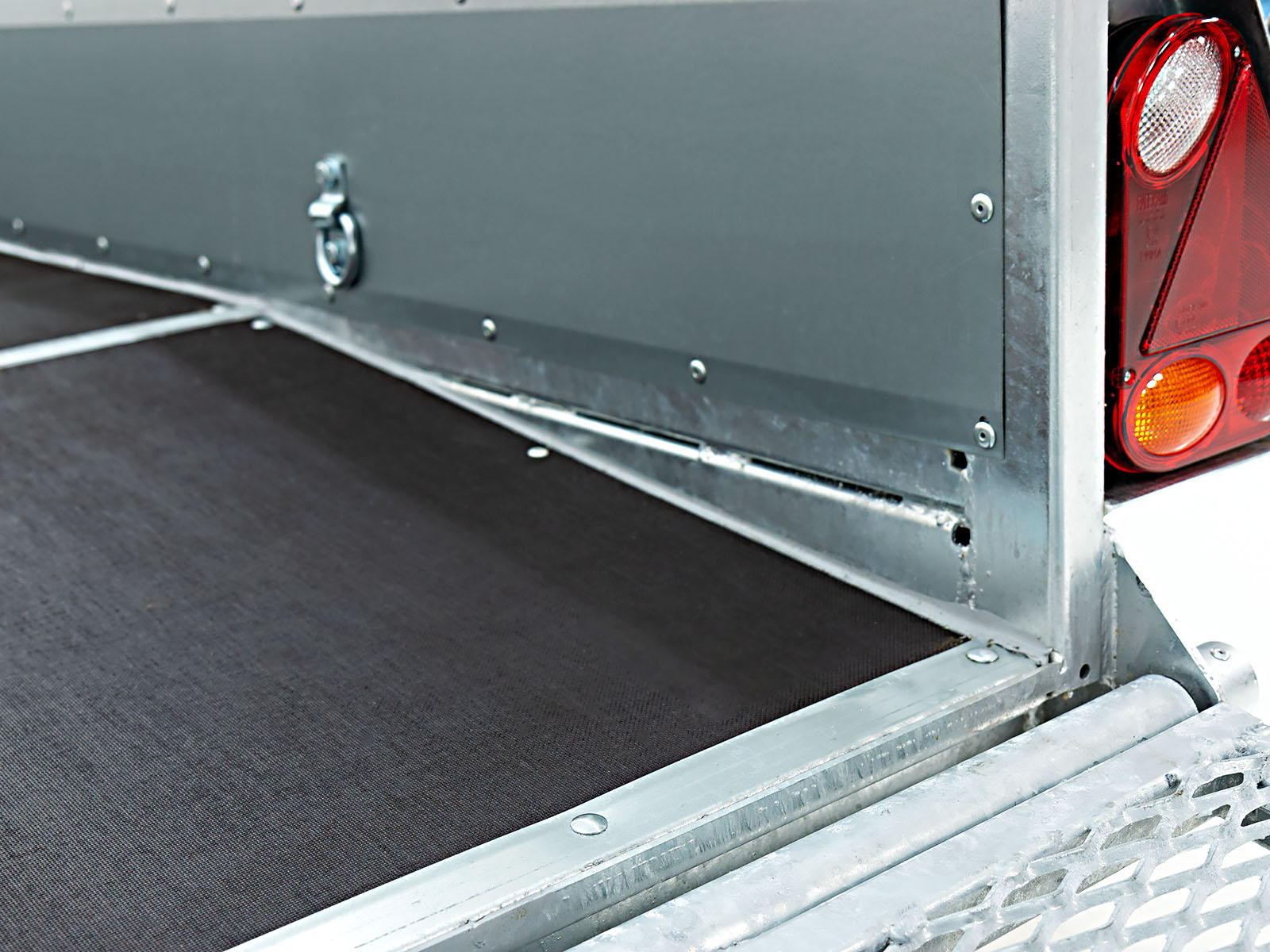 Variant Baumaschinenanhänger Maxi Load 180×400 3,5t | Einzelrampen | Beavertail-Neu – Bild 2