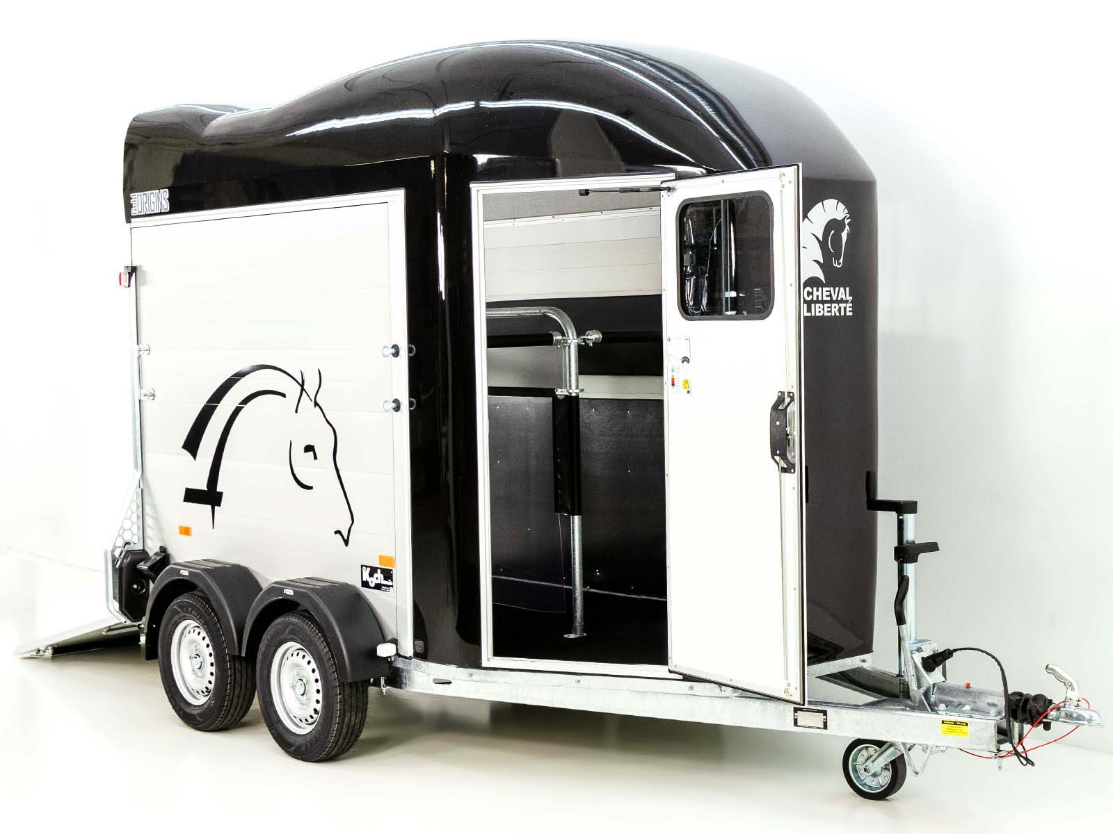 Cheval Liberte Pferdeanhänger GOLD Origins | schwarz-Neu – Bild 2