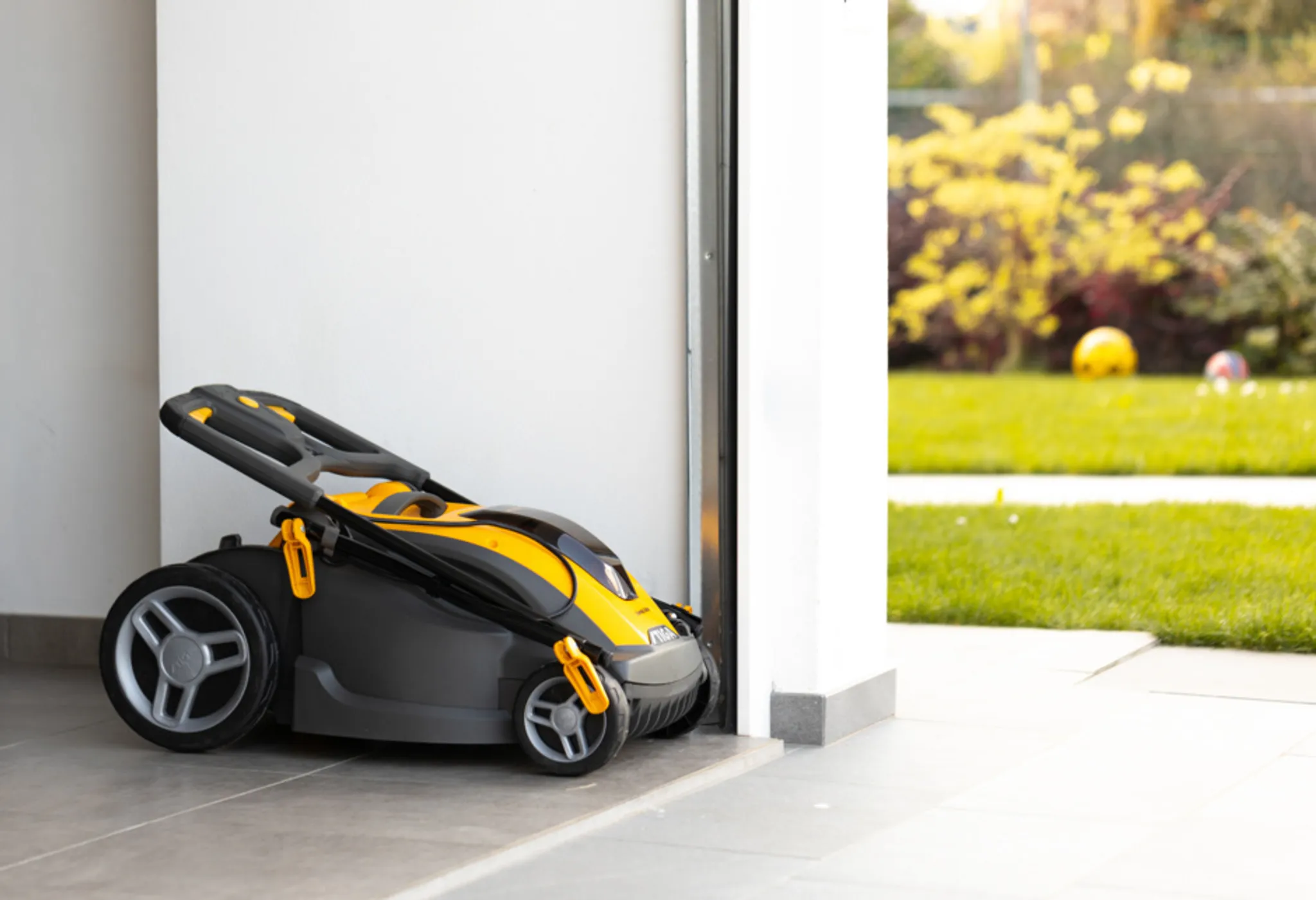 STIGA Akku-Rasenmäher COMBI 340e, 38 cm Schnittbreite, Mulchfunktion, Inklusive 1x 4 Ah Akku (E440) und Ladegerät – Bild 9