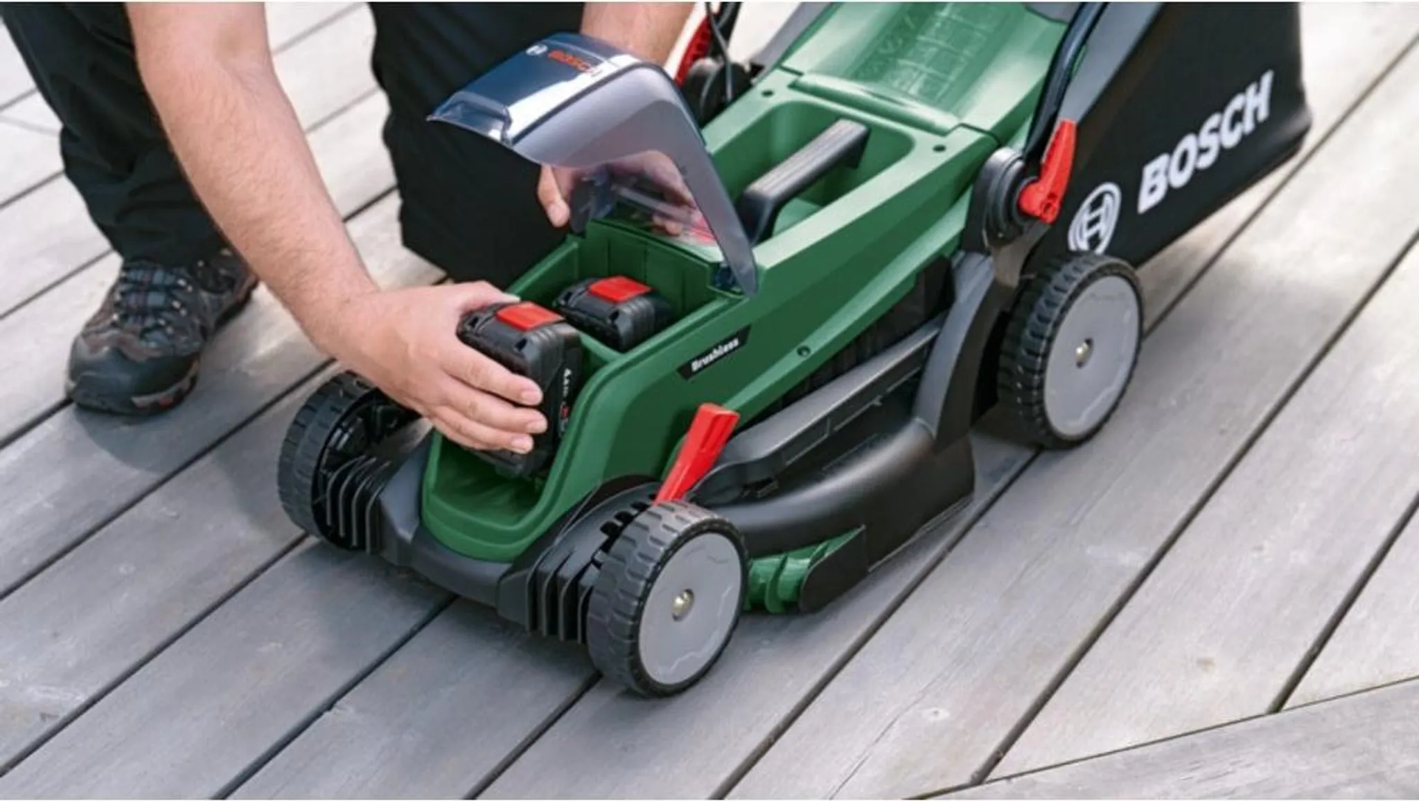 Akku-Rasenmäher UniversalRotak 2x18V-37-550, 2 x Akku PBA 18V 4.0Ah – Bild 3