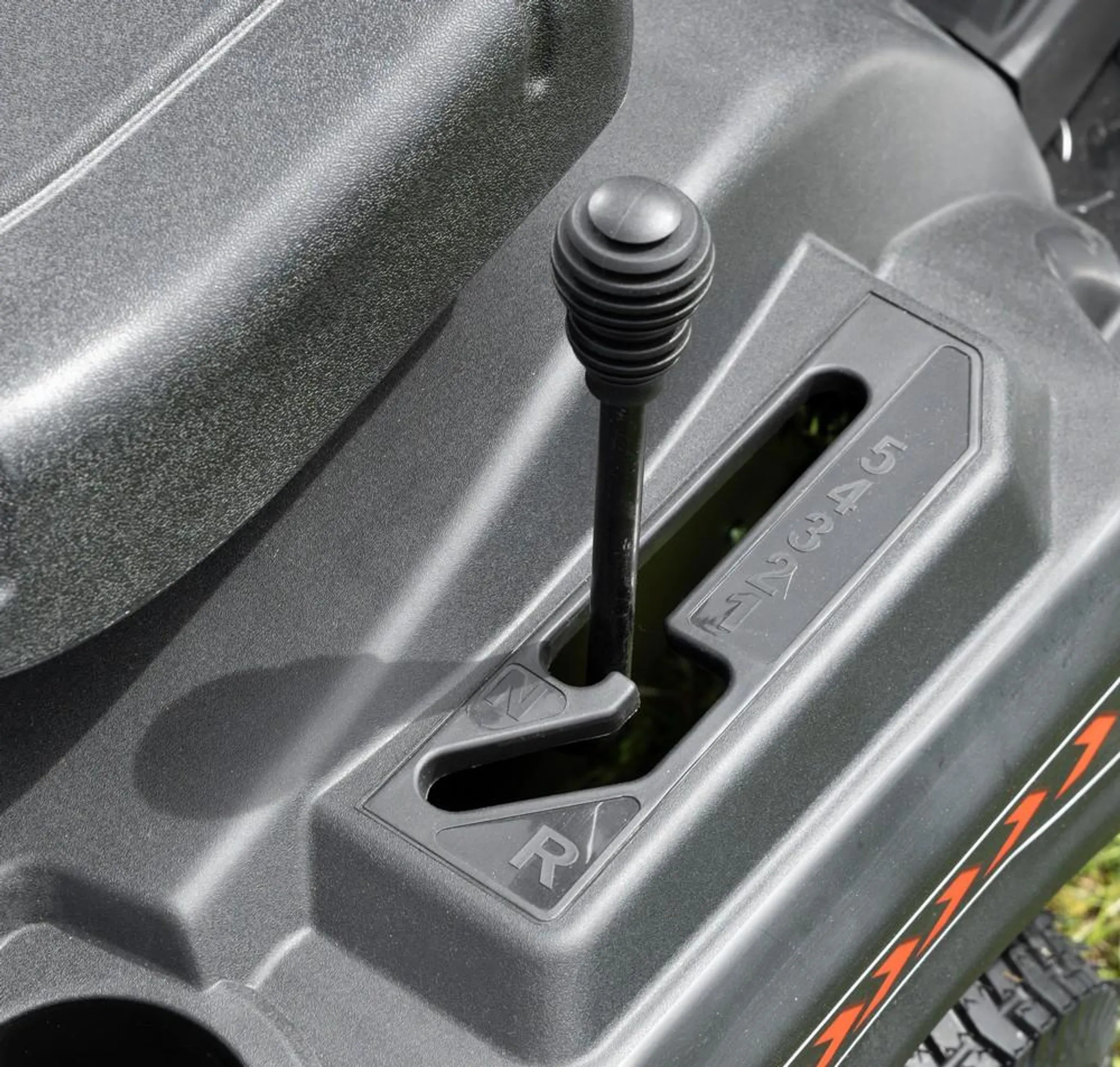 Güde Rasentraktor GAR 685 T Aufsitzrasenmäher Aufsitzmäher Benzin 5,6PS – Bild 8