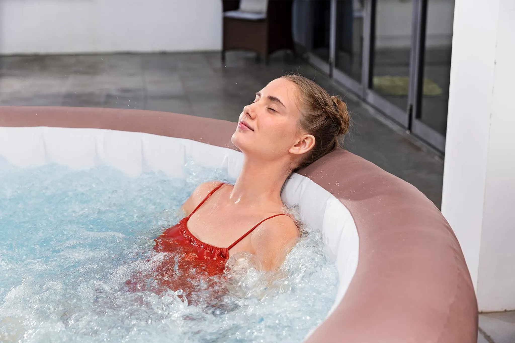 Bestway® LAY-Z-SPA® Energiespar-Whirlpool Hawaii AirJet™ mit App-Steuerung + integrierter UltraFit™ -Pumpeneinheit, für 6 Personen Ø 196 x 71 cm, Terrakotta – Bild 9