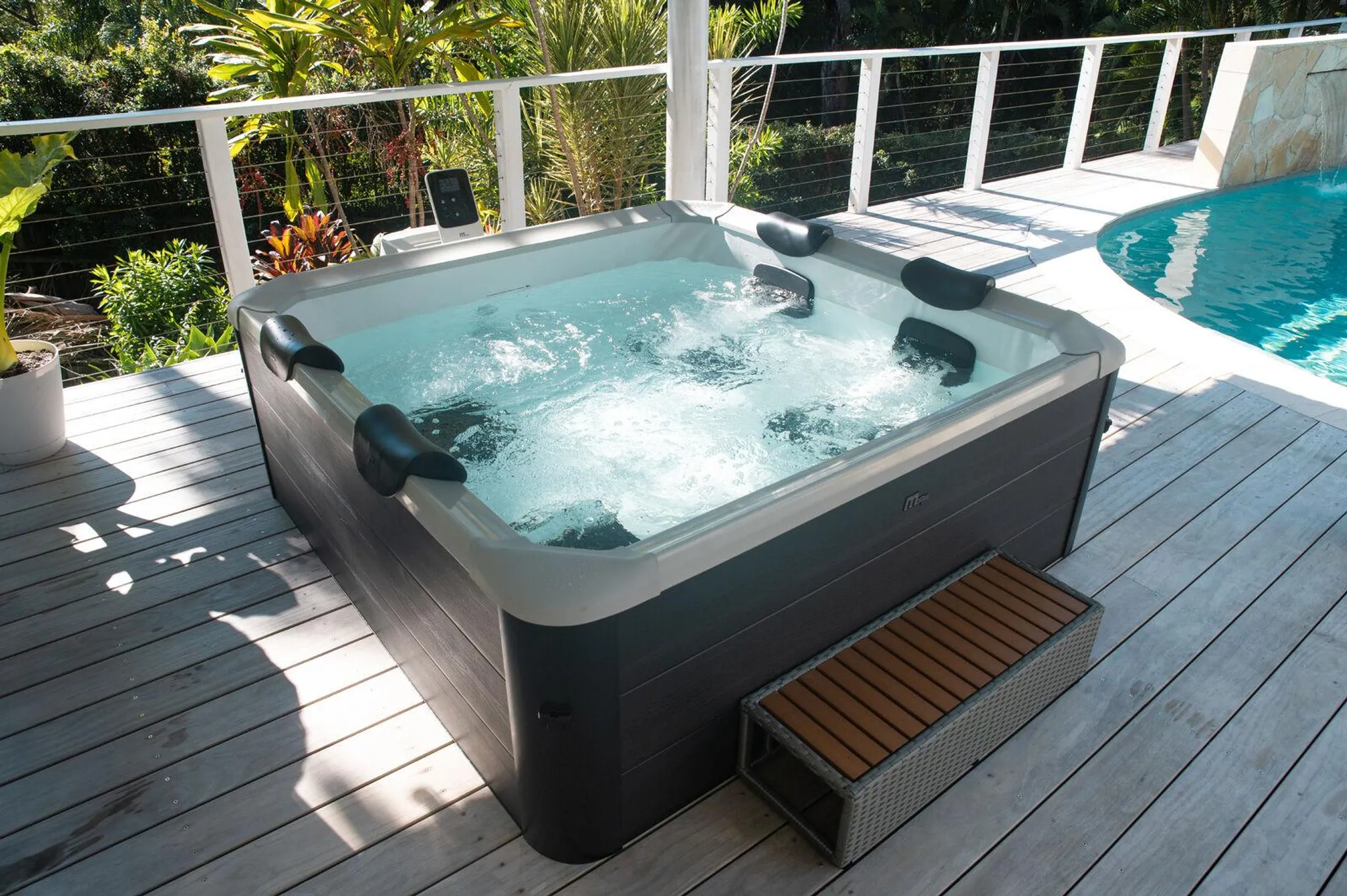 MSpa Whirlpool Frame Oslo AERO PLUS 2026 inkl. WiFi / UVC / LED / 8 Hydromassagedüsen / 140 Luftdüsen - 180 cm XXL - Outdoor Indoor Pool - Ganzjährig – Bild 6