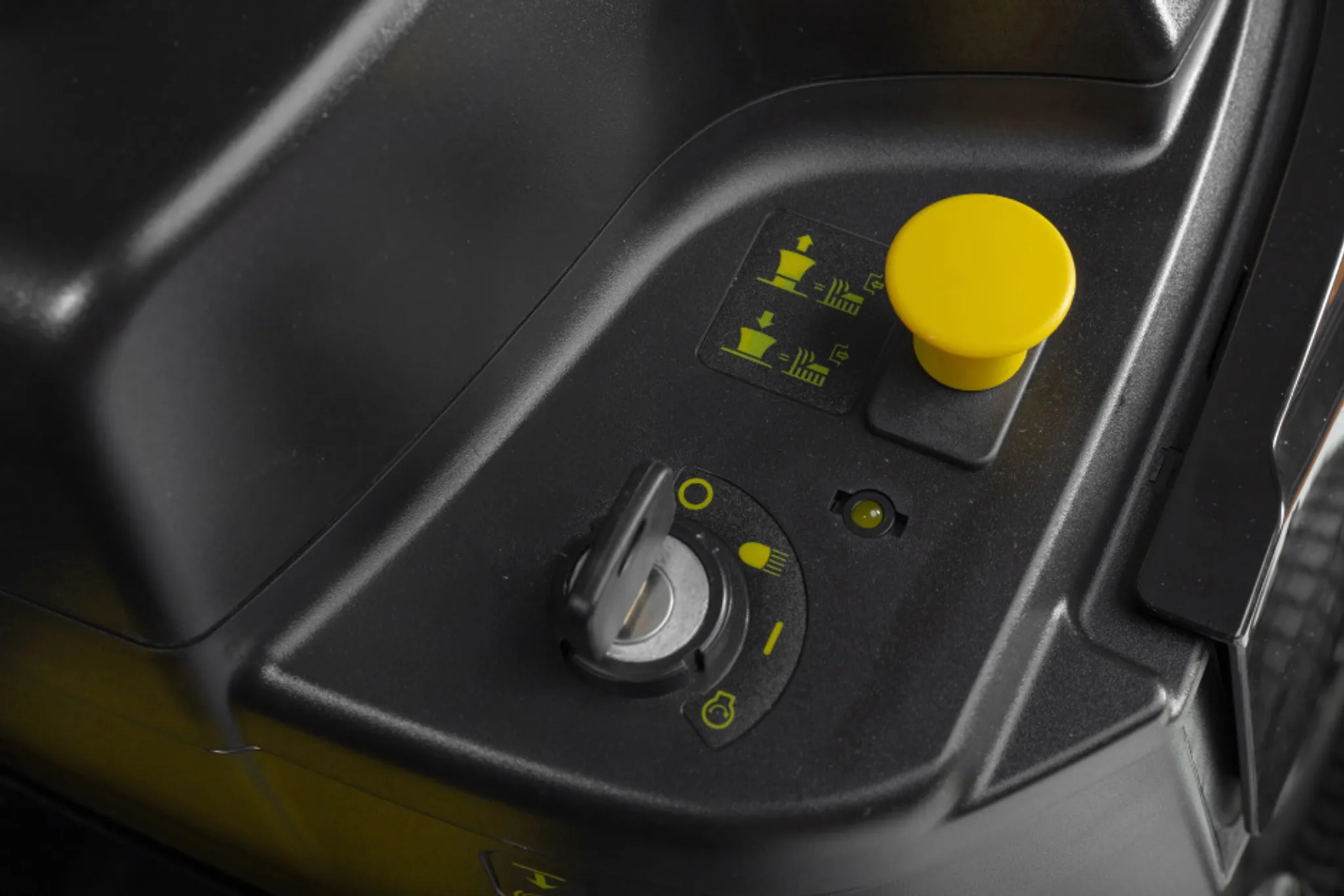 ALPINA Rasentraktor AT4 84 A – Bild 5