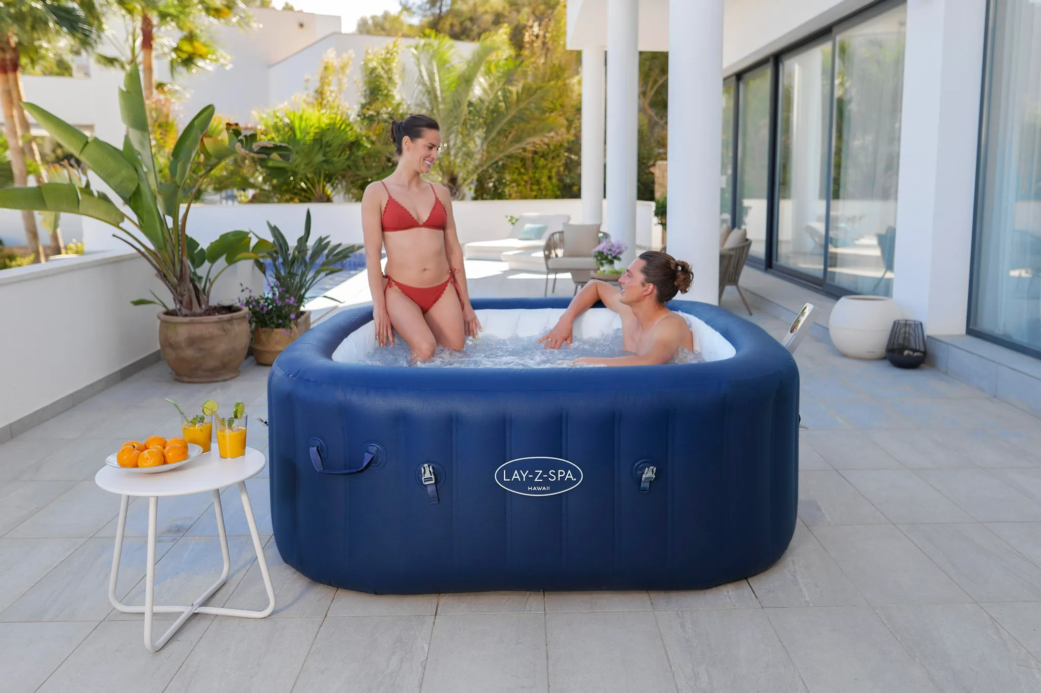 Bestway® LAY-Z-SPA® Energiespar-Whirlpool Hawaii AirJet™ mit App-Steuerung + integrierter UltraFit™ -Pumpeneinheit, für 6 Personen 180 x 180 x 71 cm, Kobaltblau – Bild 7