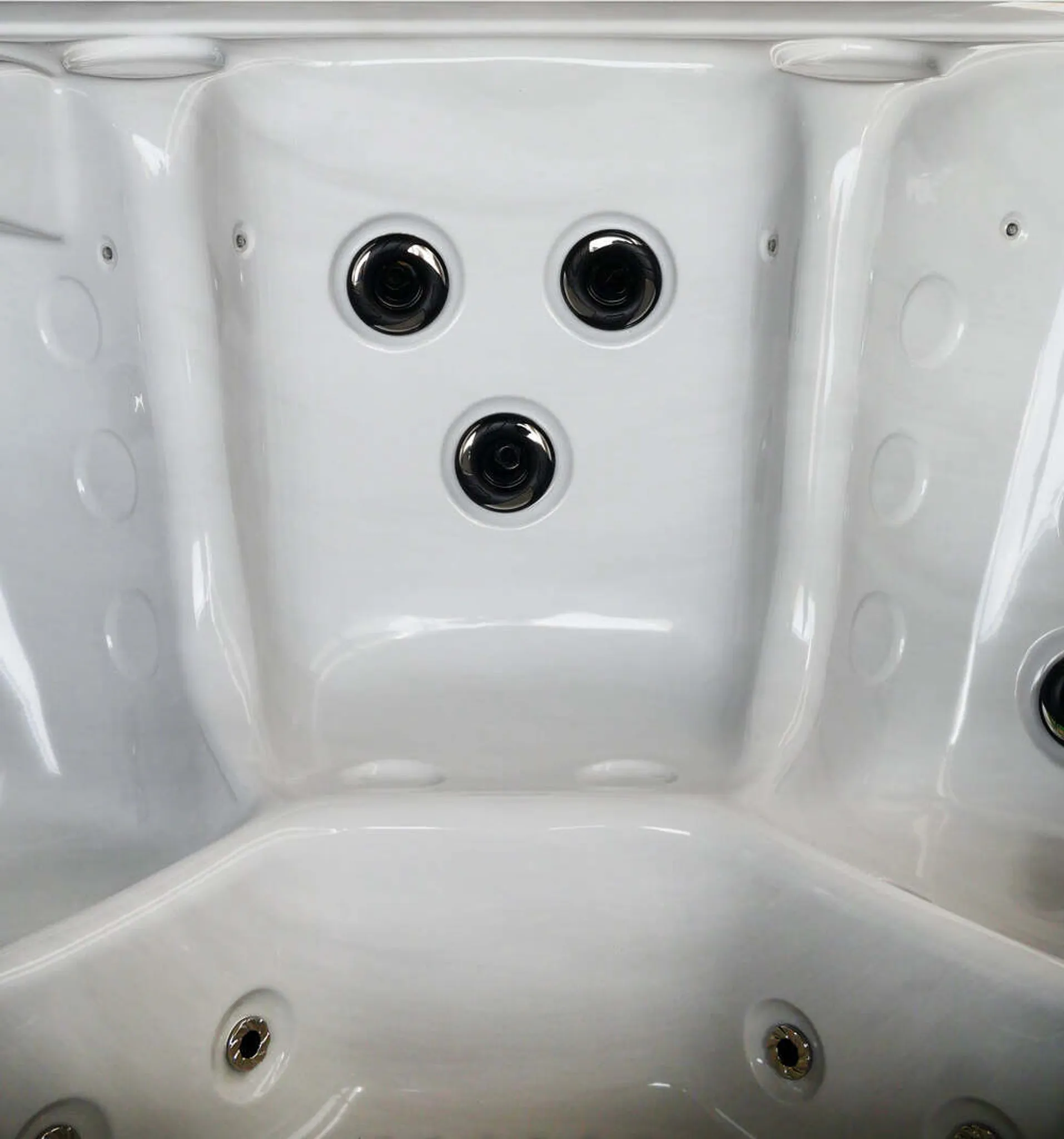 Outdoorwhirlpool Oasis Maxi Weiß inkl. Treppe und Abdeckung - 210 x 210 x 92cm – Bild 7