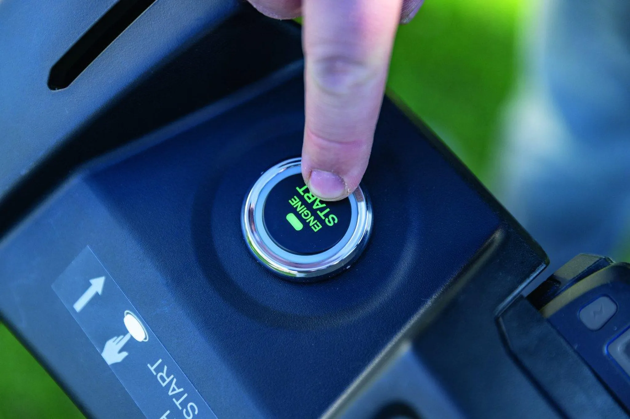 Woodster Benzin-Rasenmäher BLM560-225ES inkl. 2Ah Akku + 2,4A Ladegerät – Bild 4