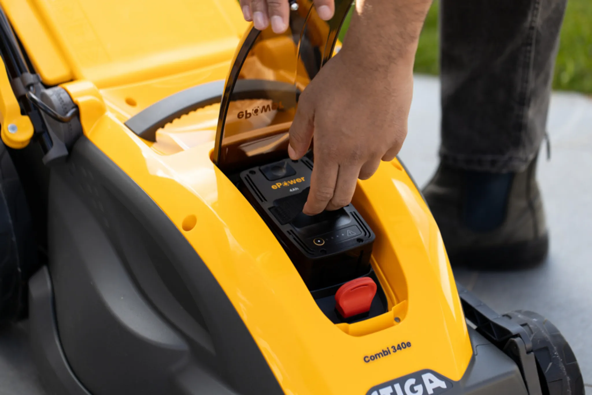 STIGA Akku-Rasenmäher COMBI 340e, 38 cm Schnittbreite, Mulchfunktion, Inklusive 1x 4 Ah Akku (E440) und Ladegerät – Bild 3