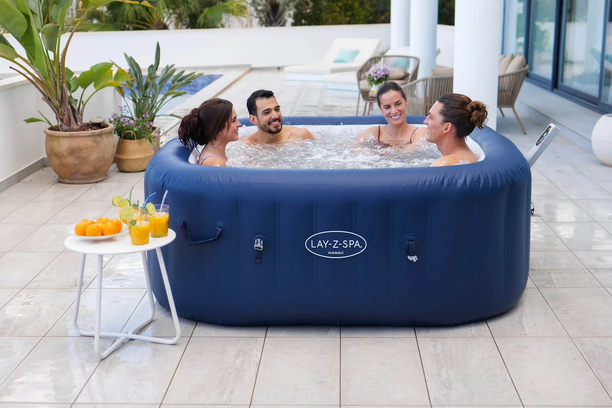 Bestway® LAY-Z-SPA® Energiespar-Whirlpool Hawaii AirJet™ mit App-Steuerung + integrierter UltraFit™ -Pumpeneinheit, für 6 Personen 180 x 180 x 71 cm, Kobaltblau – Bild 5