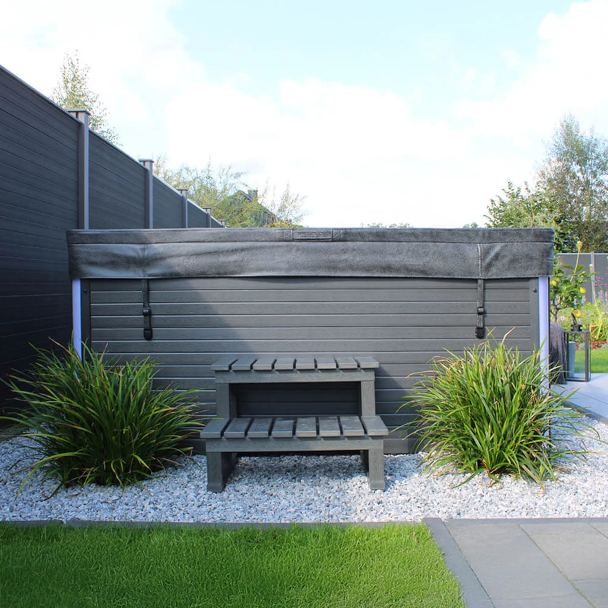 HOME DELUXE - Outdoor Whirlpool - STREAM BIG PLUS Treppe und Thermoabdeckung - Maße: 208 x 208 x 88 cm - Inkl. Heizung, 34 Massagedüsen und 4 äußeren Lichtquellen I Außen Whirlpool Spa für 5 Personen – Bild 3