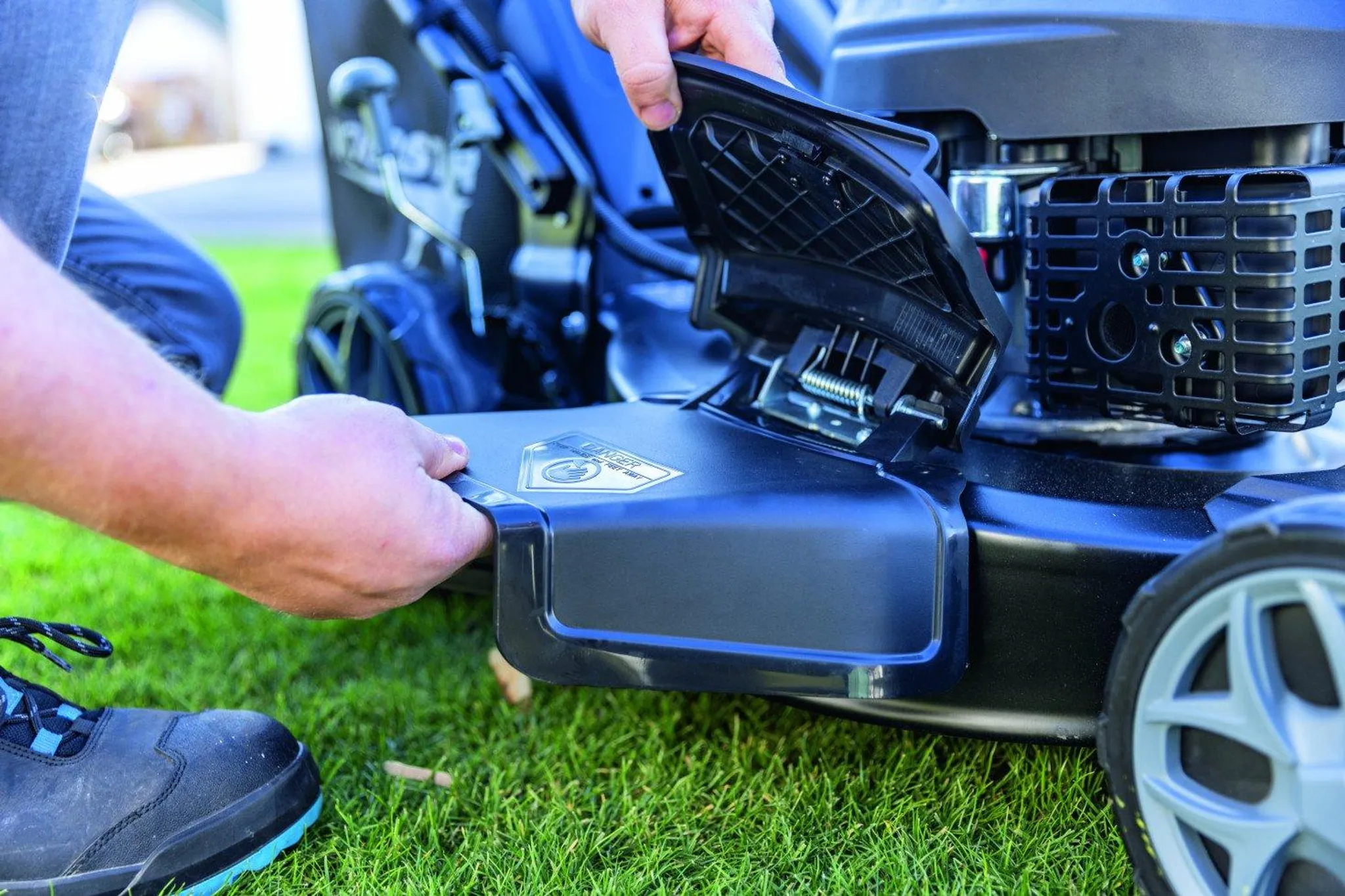 Woodster Benzin-Rasenmäher BLM560-225ES inkl. 2Ah Akku + 2,4A Ladegerät – Bild 3