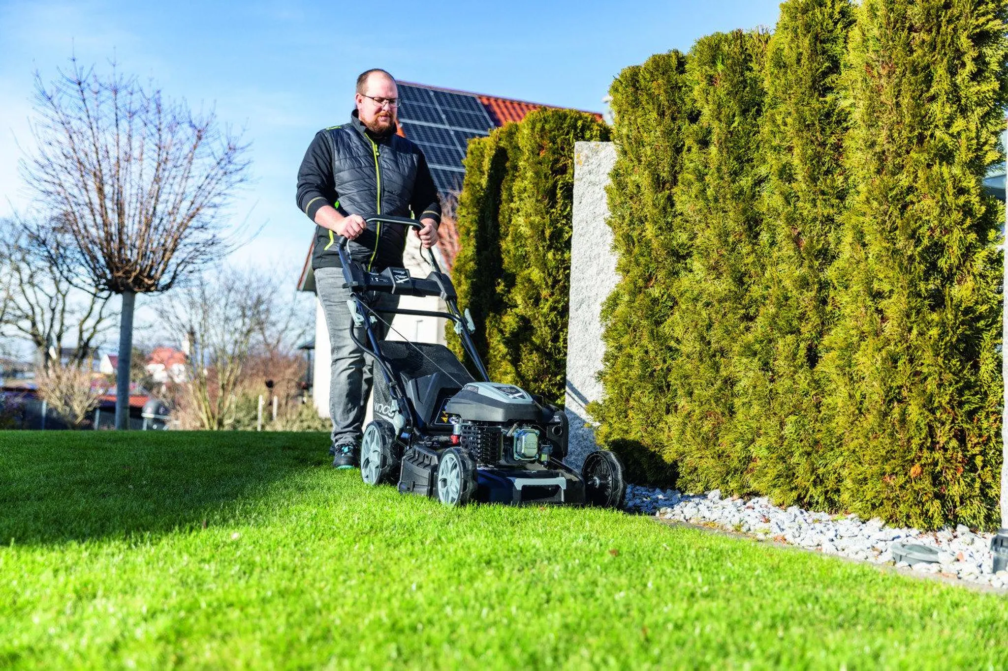 Woodster Benzin-Rasenmäher BLM560-225ES inkl. 2Ah Akku + 2,4A Ladegerät – Bild 5