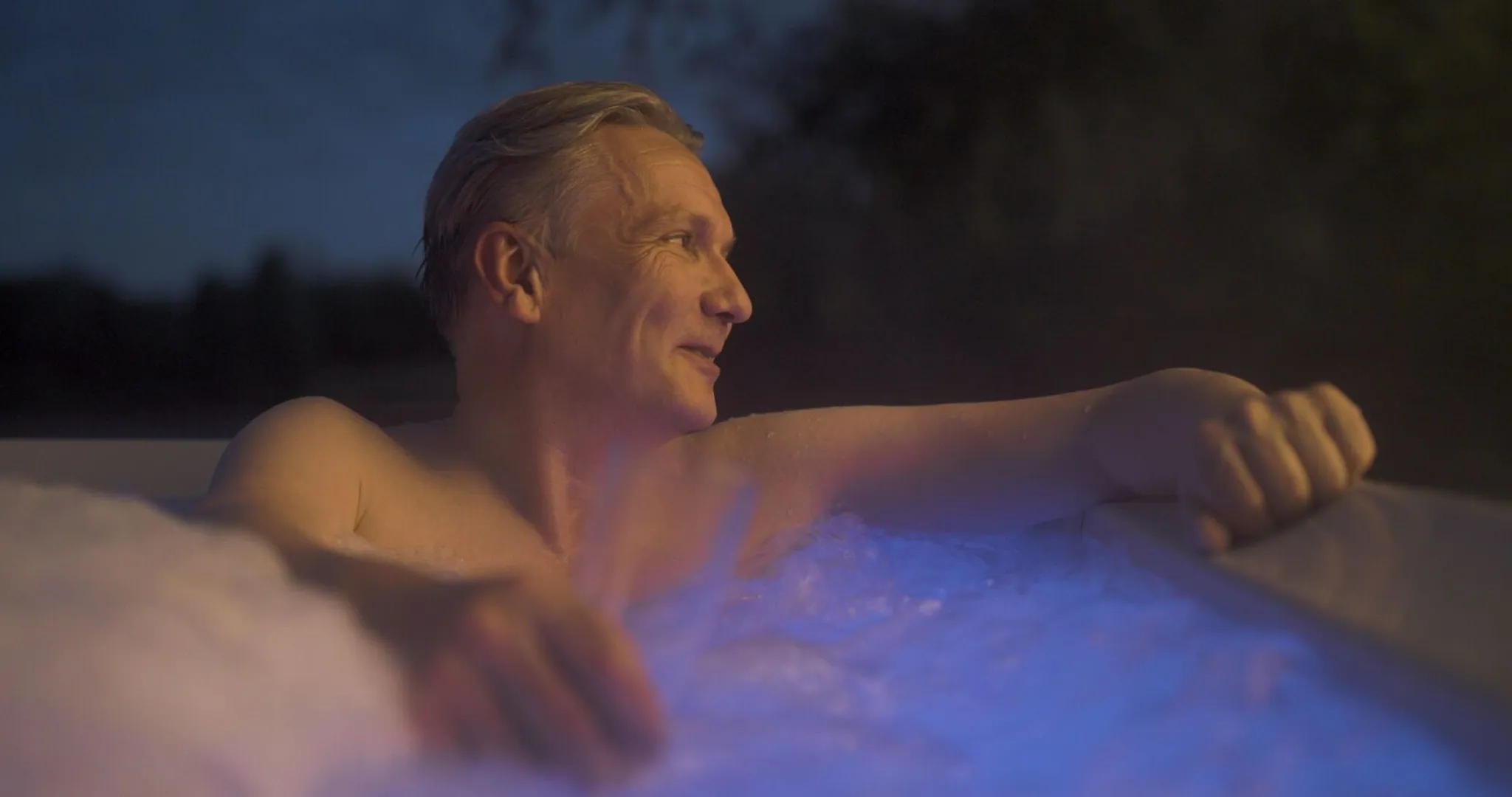 MSpa Whirlpool OSLO PLUS XXL größeres Modell 2026 inkl. LED, WiFi, UVC & OZON - 140 Luftdüsen // 8 Hydromassagedüsen - 180 x 180 x 65 cm - NEU – Bild 9