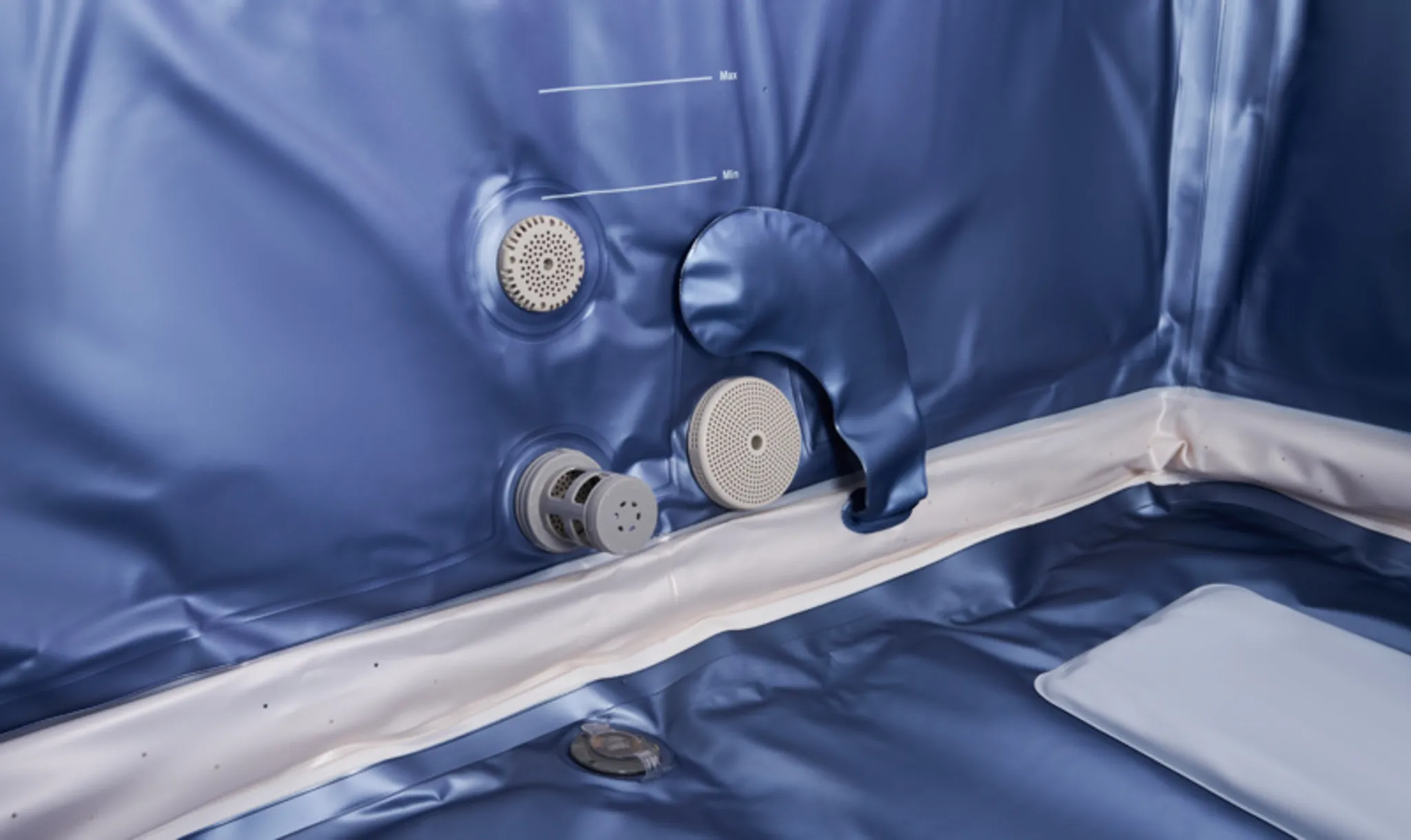 MSpa Whirlpool OSLO Sapphire NEUSTES Modell inkl. LED / WiFi / UVC / 120 Luftdüsen / 8 Hydromassagedüsen / Outdoor Pool Indoor Pool / 160x160x65 cm – Bild 9