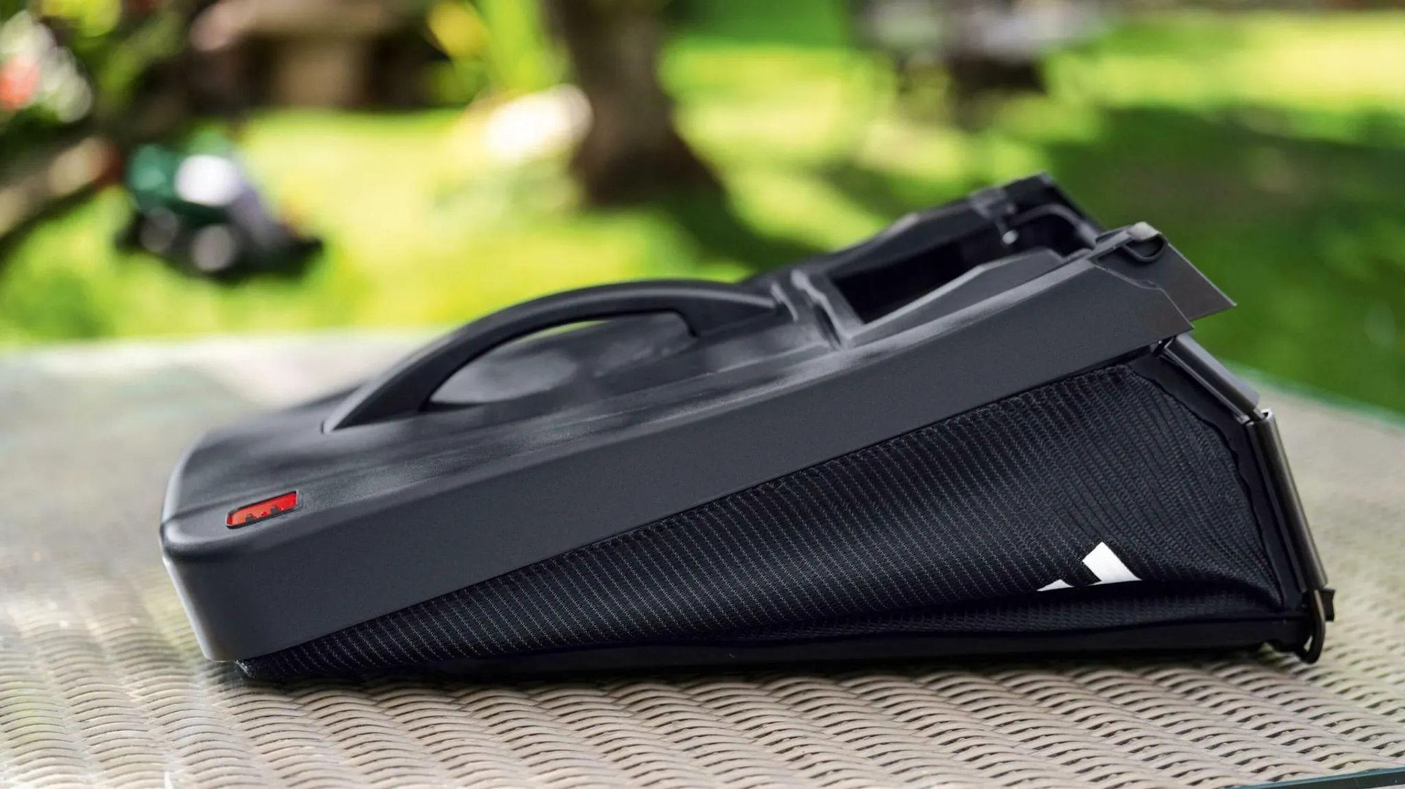 Akku-Rasenmäher UniversalRotak 2x18V-37-550, 2 x Akku PBA 18V 4.0Ah – Bild 9