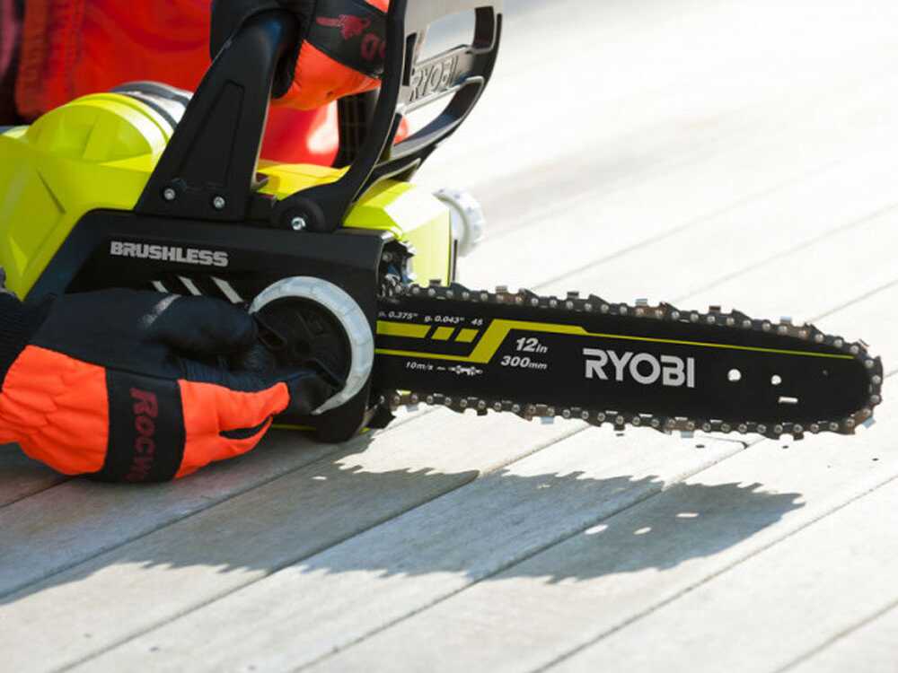 RYOBI RCS18X30-50F - Akku-Kettensäge 18V 5Ah - Schwert 30 cm – Bild 3